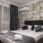 Valencia Gardens Luxury Апартамент