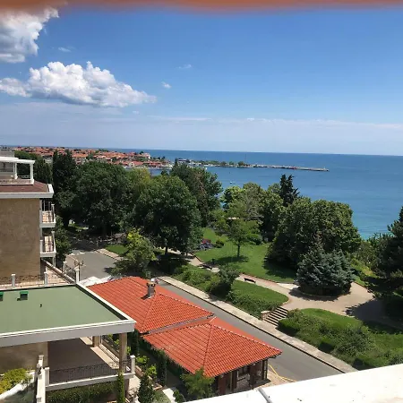 Valencia Gardens Luxury نيسيبار